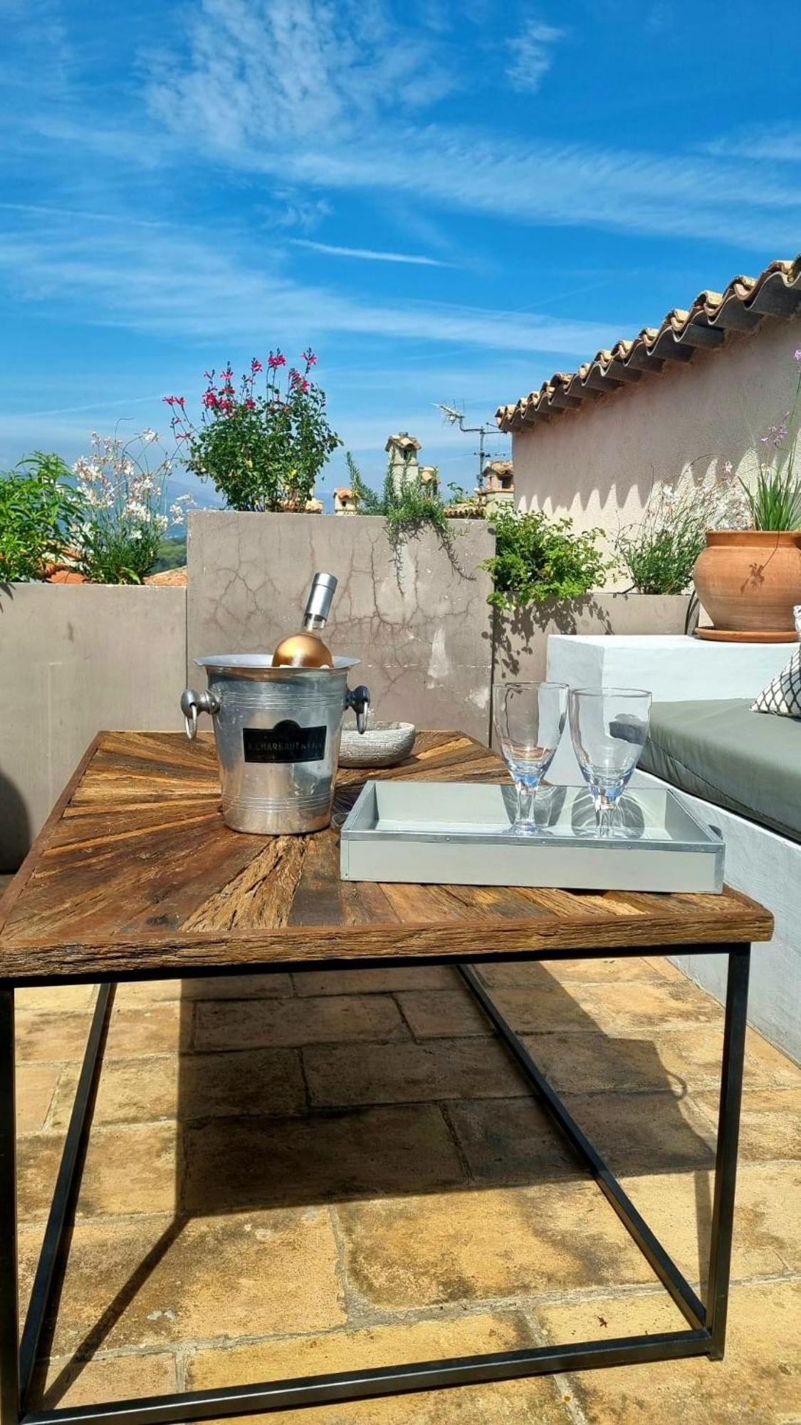 Townhouse Mougins In The Old Village, Fantastic View, Sea And Mountains Exterior photo